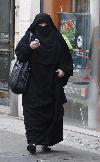 或全面禁止穆斯林妇女在公共场合戴