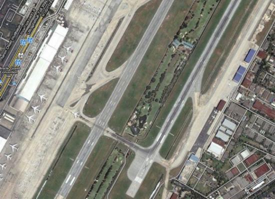 12座最独特机场:曼谷机场跑道间建高尔夫球场