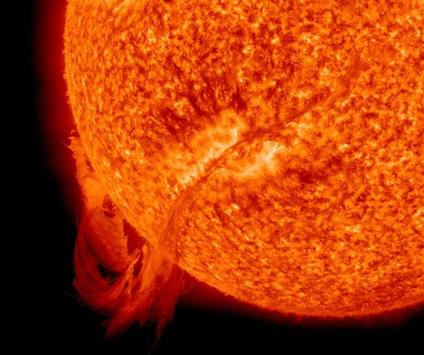 NASA拍摄到最新爆发日珥