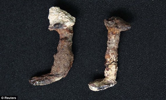 犹太导演或发现2000年前处死耶稣的两枚铁钉