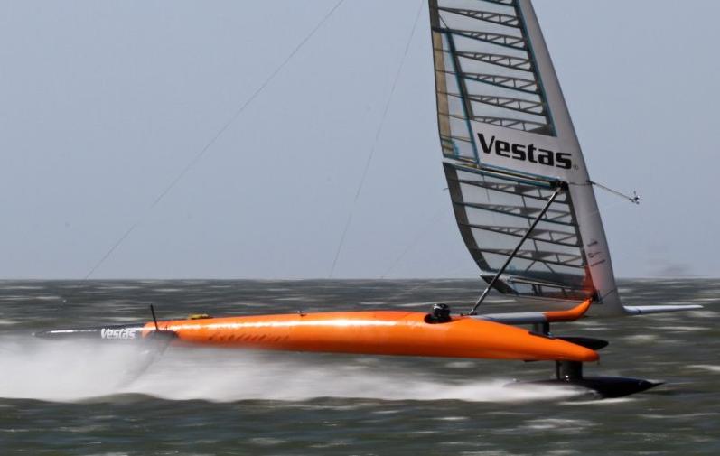高速航行时像纸飞机！澳洲超级帆船欲破世界纪录
