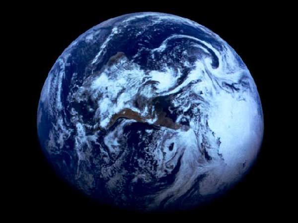 天文学家发现密集双星系统 挑战恒星形成理论(组图)