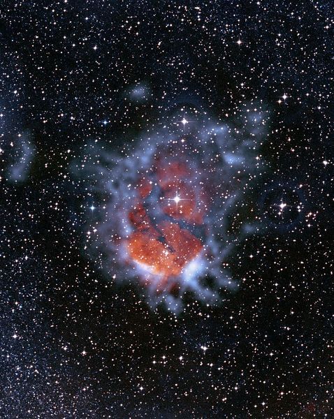 天文学家发现密集双星系统 挑战恒星形成理论(组图)