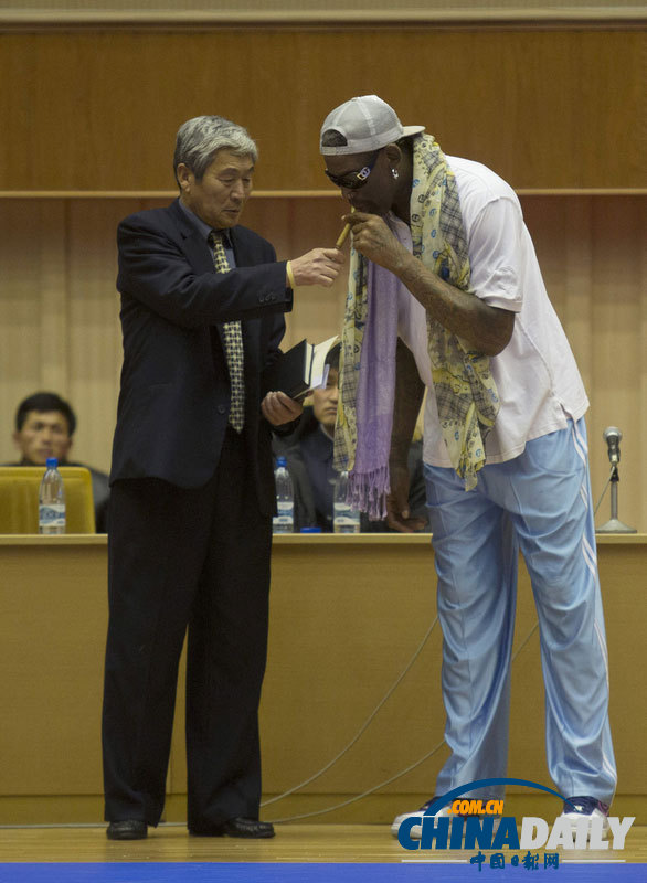 前NBA明星队朝鲜篮球场练习 备战友谊赛为金