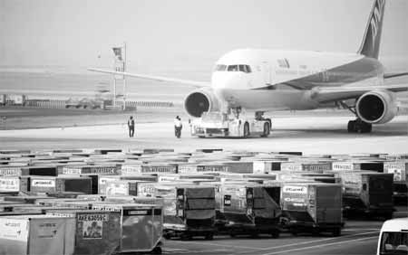 航空货运燃油附加费上调50% 开征客运进倒计时