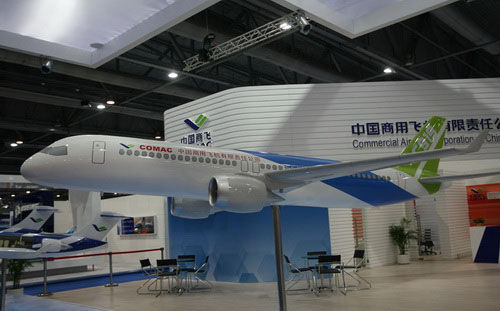C919大飞机亮相 外媒:中国毫不掩饰航空野心