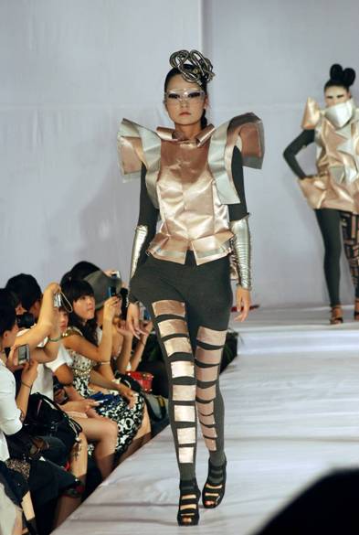 郑州轻工业学院2010年服装设计优秀毕业作品动态展