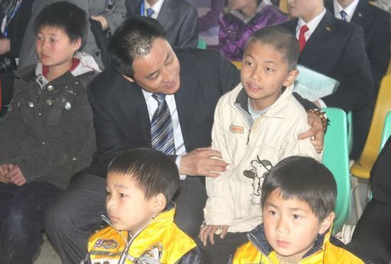 媒界精英走进北京太阳村公益活动