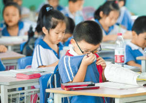 新教室气味大 家长学生心怕怕