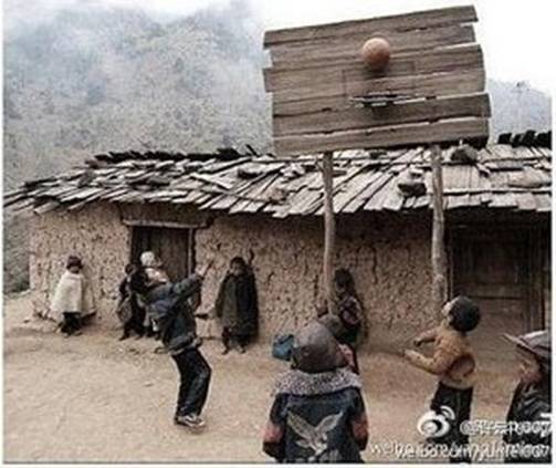 走公益之路 树品牌形象