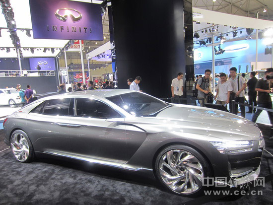 成都车展掠影 奥运冠军雷声亮相