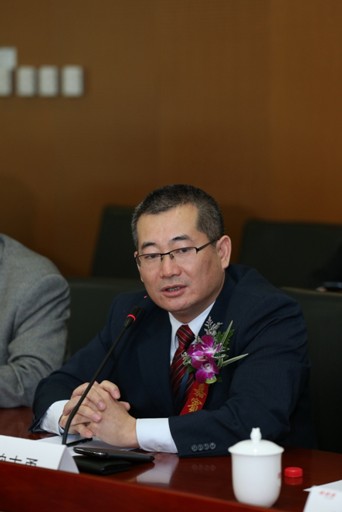 云时代老总_时代峰峻老总李飞图片
