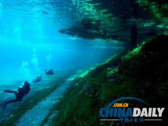 奥地利“水珍珠”：绿湖水下公园
