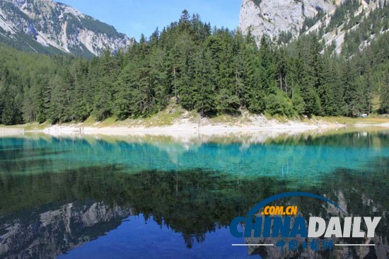 奥地利“水珍珠”：绿湖水下公园
