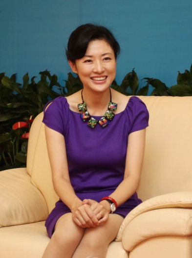嫁豪门的央视女主播大pk 张蕾青春靓丽