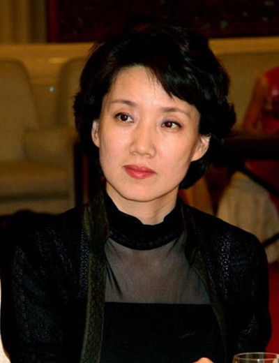 嫁豪门的央视女主播大pk 张蕾青春靓丽