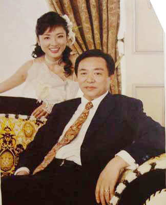 嫁豪门的央视女主播大pk 张蕾青春靓丽