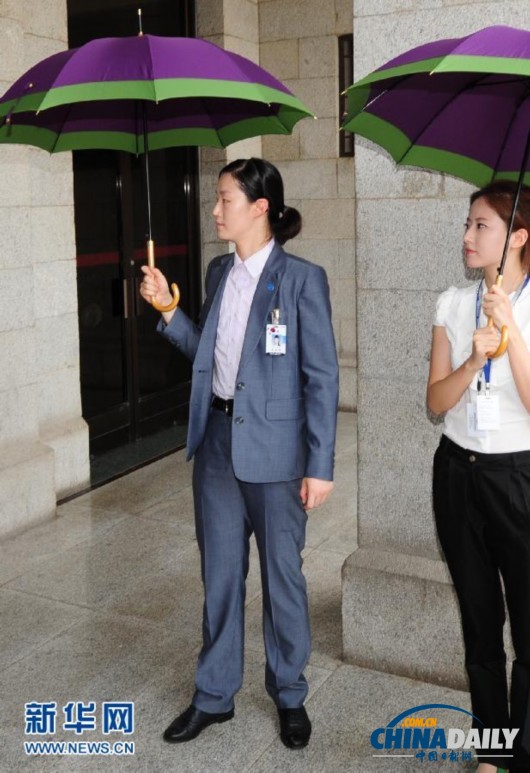 走近韩国女总统的保镖们[组图]