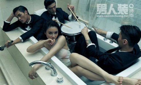 袁姗姗《男人装》性感大片曝光 全裸上阵秀迷人身材