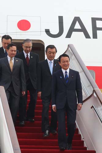 日本首相麻生太郎4月抵京访华