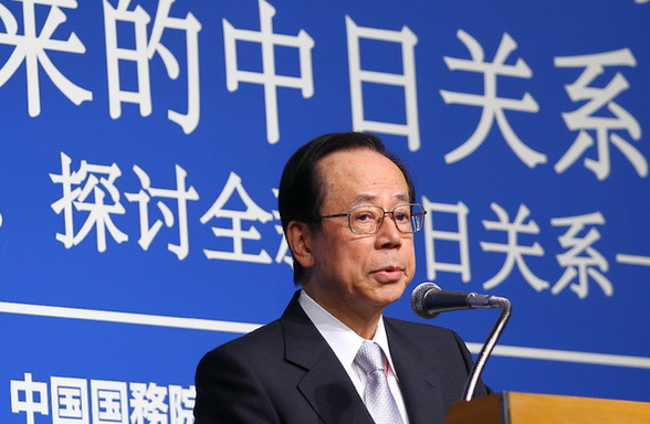 福田康夫在开幕式上做基调演讲