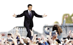 萨科齐借美女助手挽狂澜