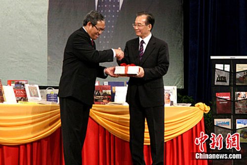 温家宝对话马来西亚学生：做大事而不要做大官