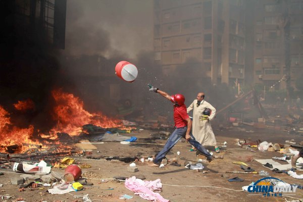 组图:埃及清场行动和各地冲突已造成278人死亡