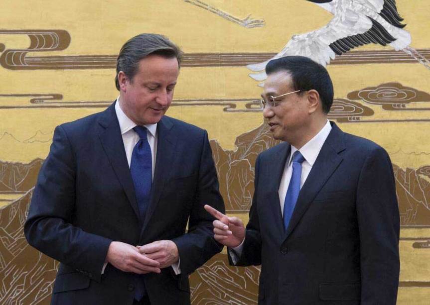 李克强与卡梅伦共同见证中英合作文件签署