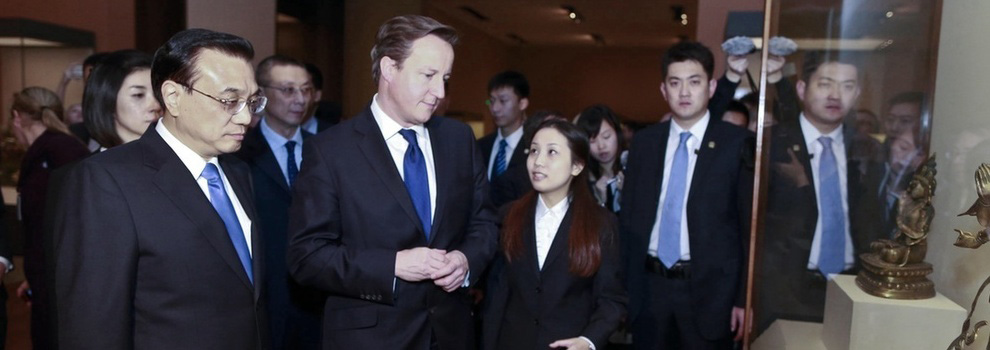 李克强陪同英国首相卡梅伦参观国家博物馆