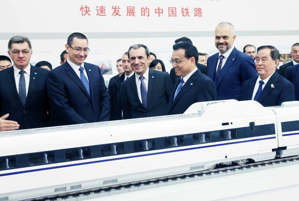 中东欧领导人参观中国基础设施装备展