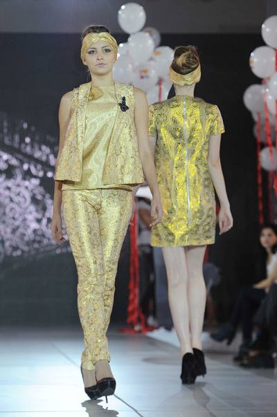 乌兹别克斯坦艺术时尚周上演时装秀