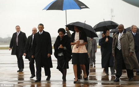 美国四“总统”聚南非 交通堵奥巴马错过追悼会开场