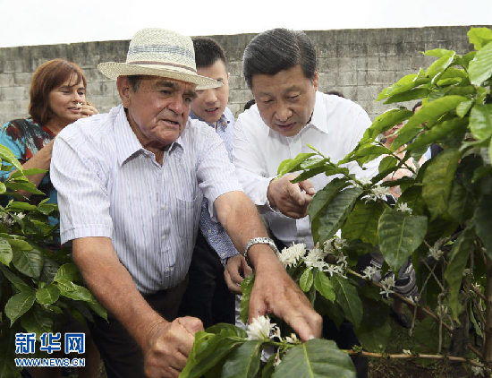 习近平走访哥斯达黎加农户