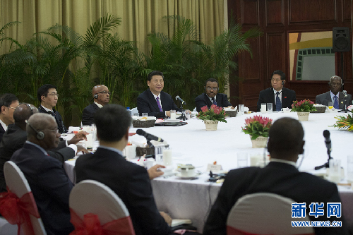 习近平同非洲国家领导人举行早餐会