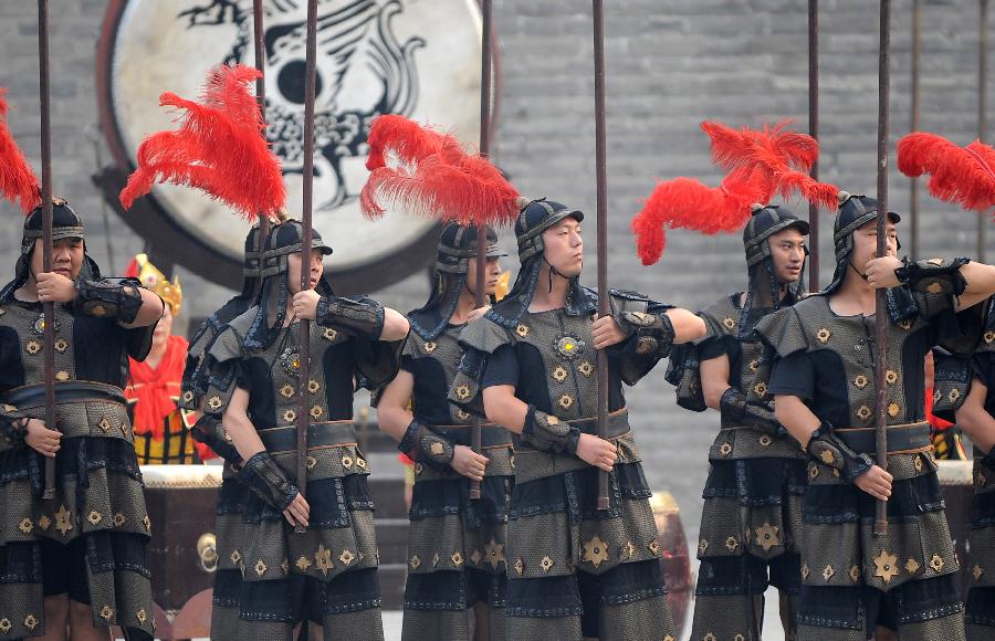 西安“武士文化系列展演”:跨越时空的城墙武士