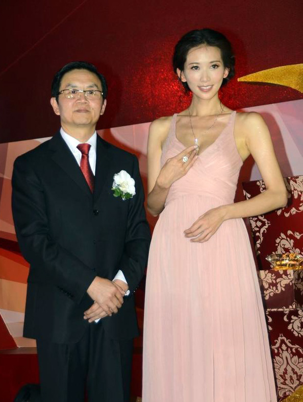 林志玲获赠周大生第一颗世界顶级切工Lovei∞