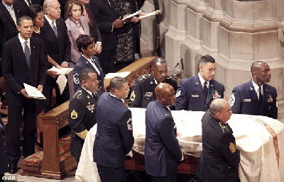 美“民权运动教母”海特葬礼 奥巴马洒泪致悼词