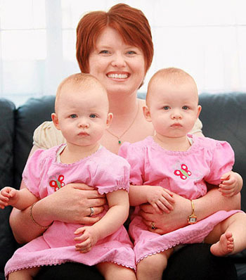 胎中救母创奇迹+孪生女淘气踢掉母亲子宫肿瘤