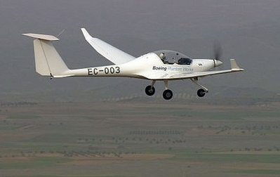 波音氢电池飞机首飞成功 绿色动力只产生水蒸