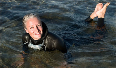 潜入大西洋底的人--英国女潜水员刷新纪录