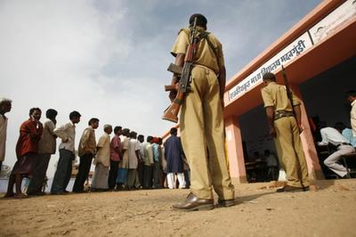 印度大选拉开帷幕 首轮投票即现暴力事件