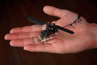 烟盒大小携带微型摄像头 全球最小间谍直升机问世