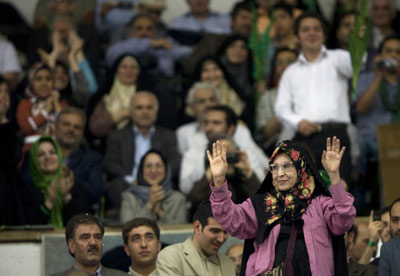 “伊朗米歇尔”助夫竞选总统 开德黑兰政治先河表现抢眼
