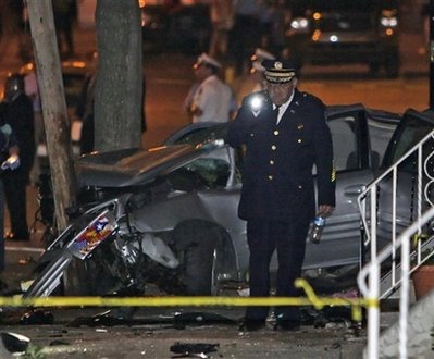 图：美国费城一歹徒逃窜时撞死3名儿童