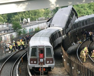 华盛顿地铁列车相撞致6人亡 市长称死亡人数进一步上升