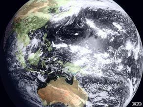图：NASA公布日全食期间地球卫星照片