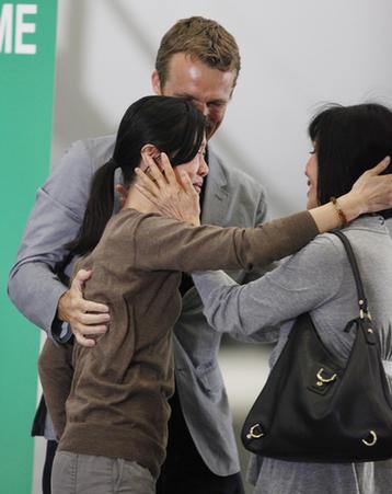 两名美国记者已回国 总统称“无比欣慰”