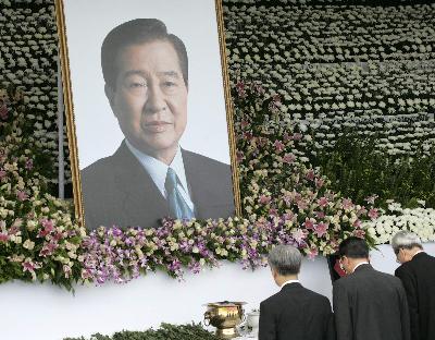 朝鲜代表团抵韩国会吊唁前总统金大中