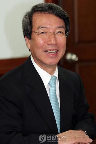 韩国国会通过任命动议案 批准郑云灿出任总理